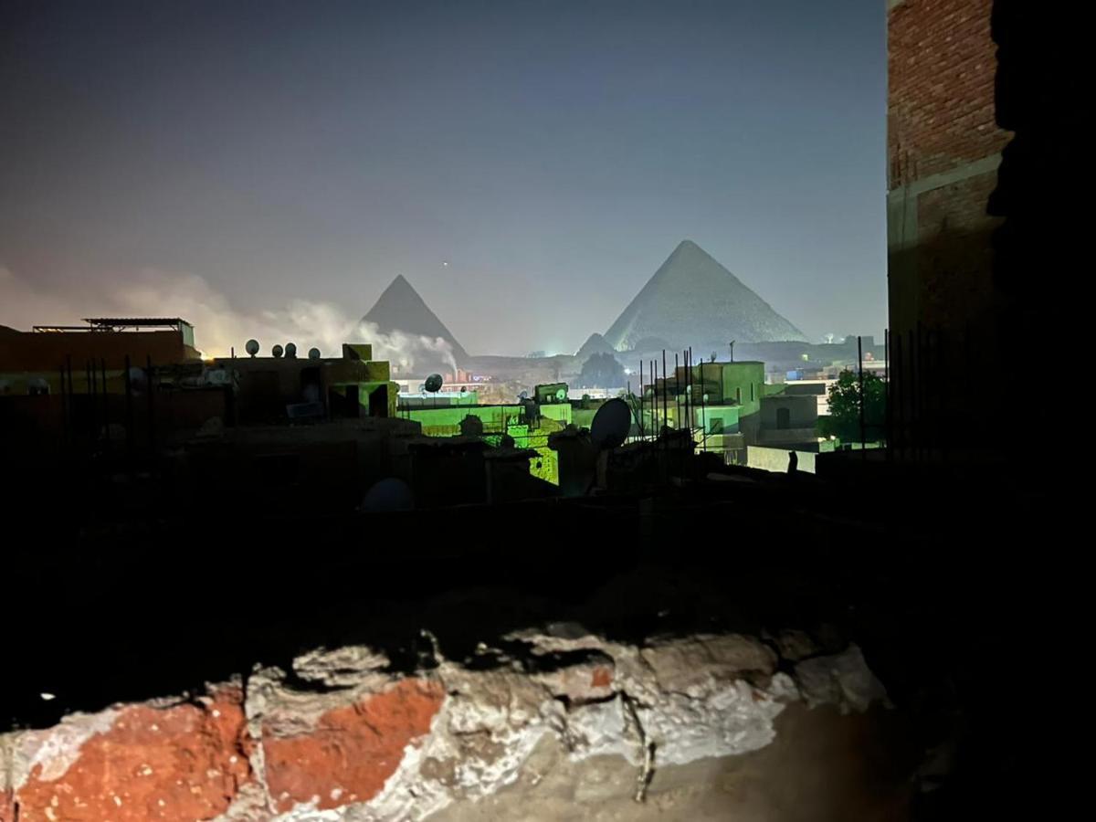 Apartment Pyramids Legend *